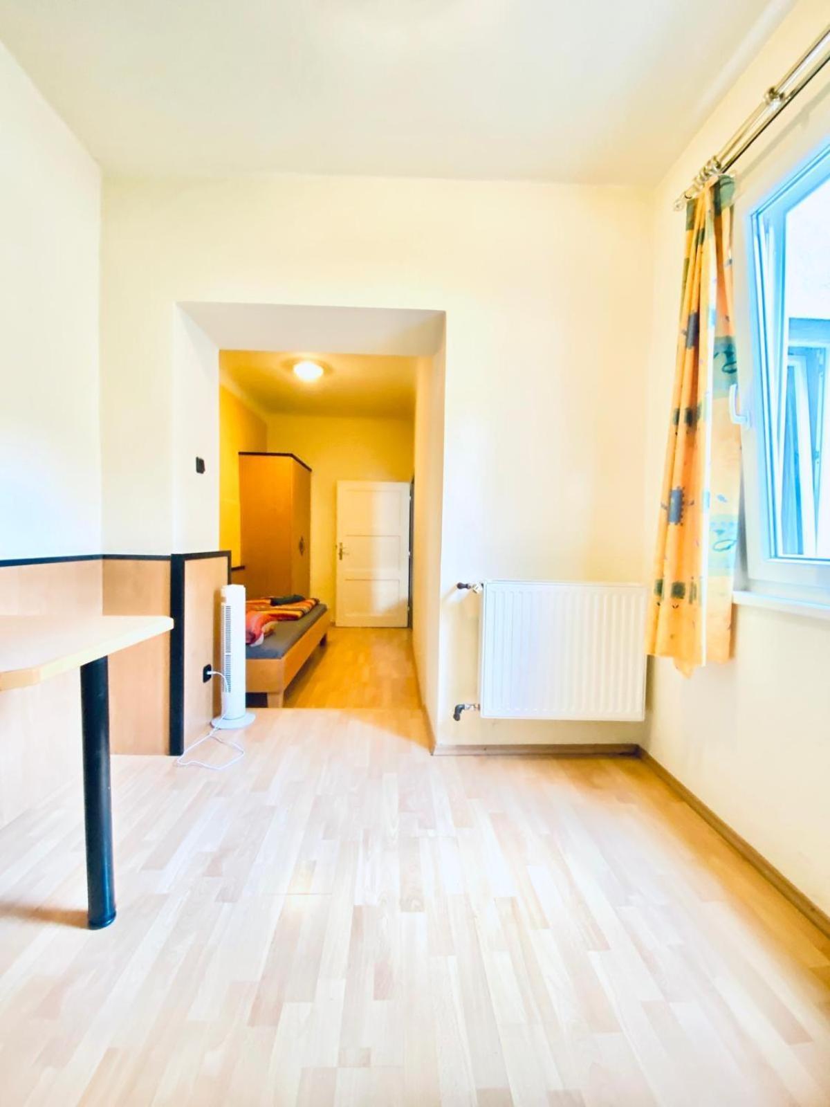 Affordable Central Rooms, 10-Min To Lugner City Vienna Exterior photo