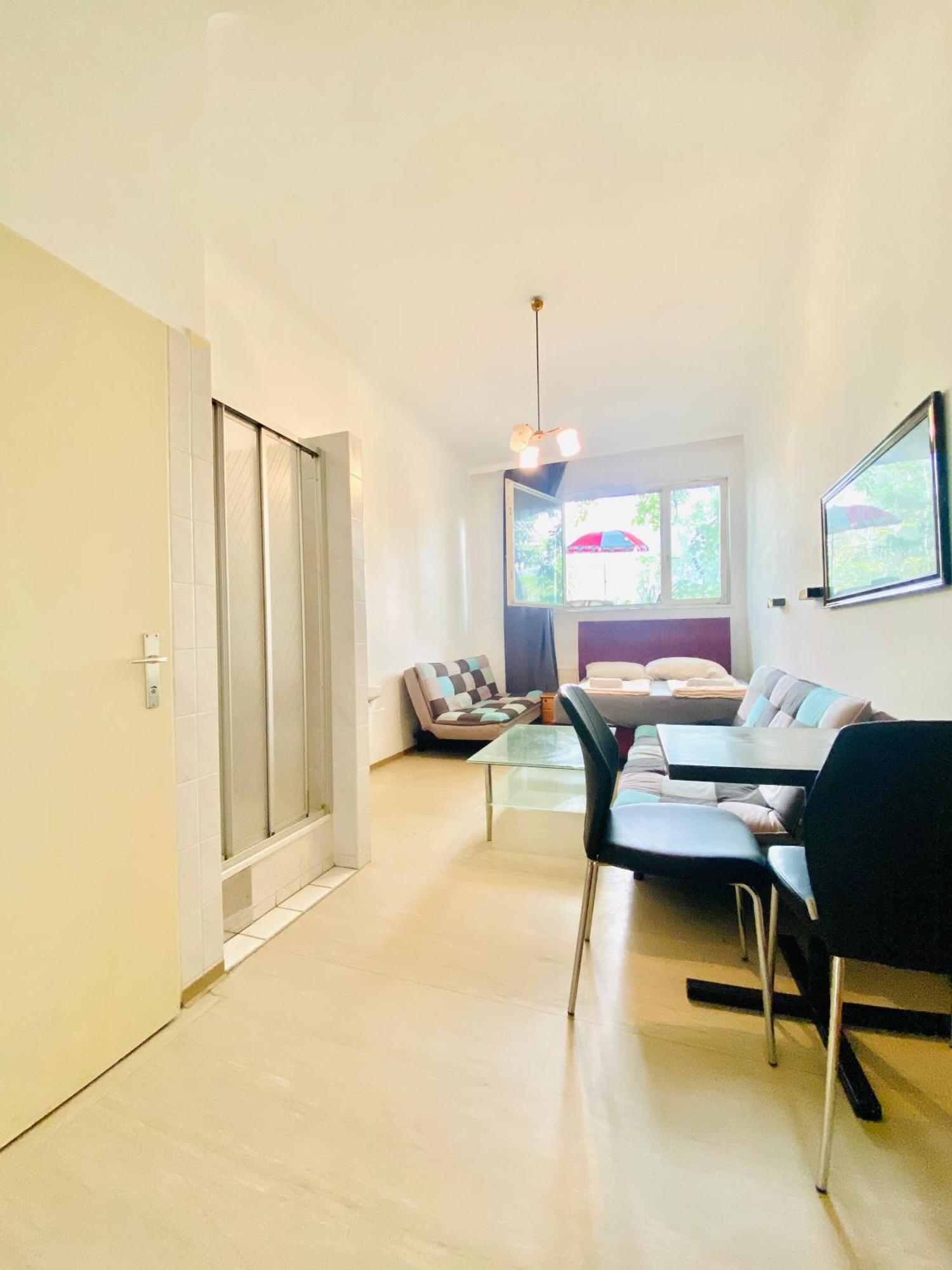 Affordable Central Rooms, 10-Min To Lugner City Vienna Exterior photo