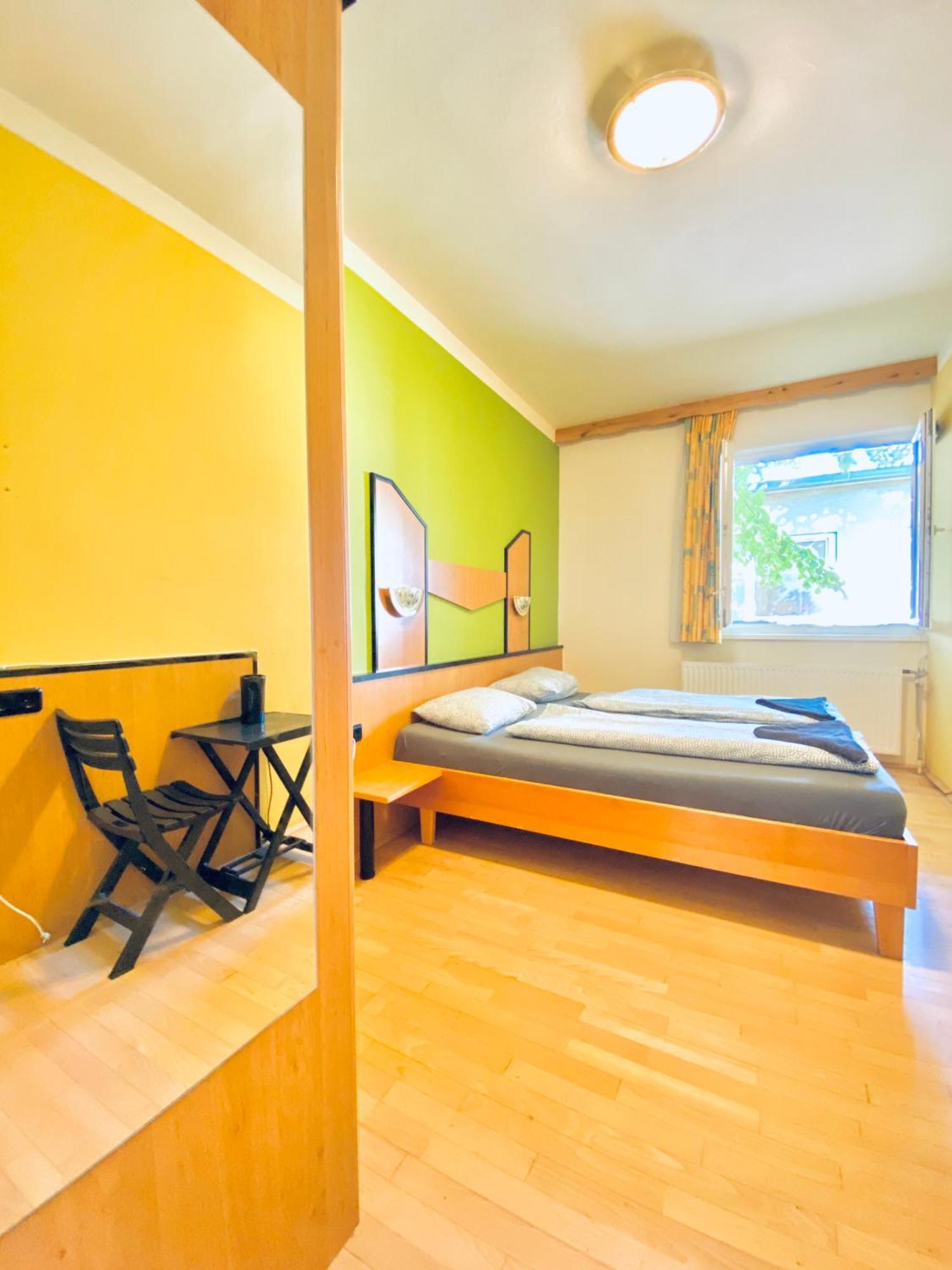 Affordable Central Rooms, 10-Min To Lugner City Vienna Exterior photo