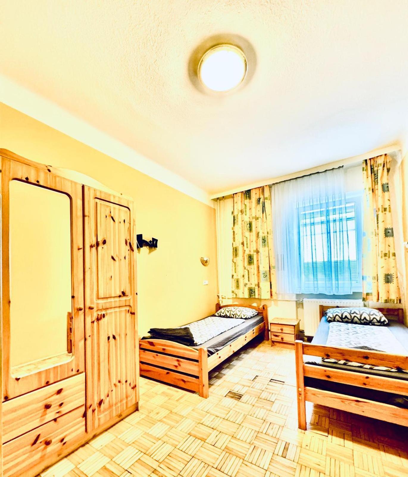 Affordable Central Rooms, 10-Min To Lugner City Vienna Exterior photo