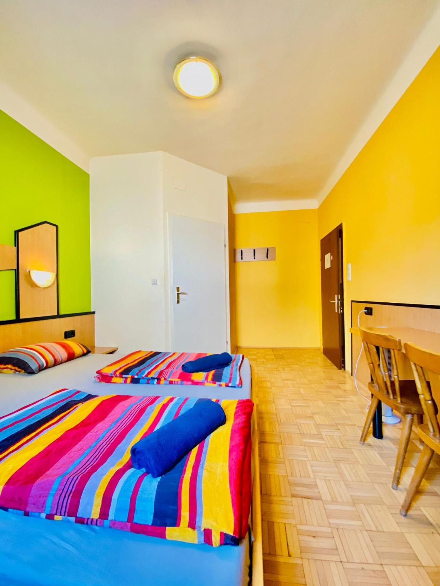 Affordable Central Rooms, 10-Min To Lugner City Vienna Exterior photo