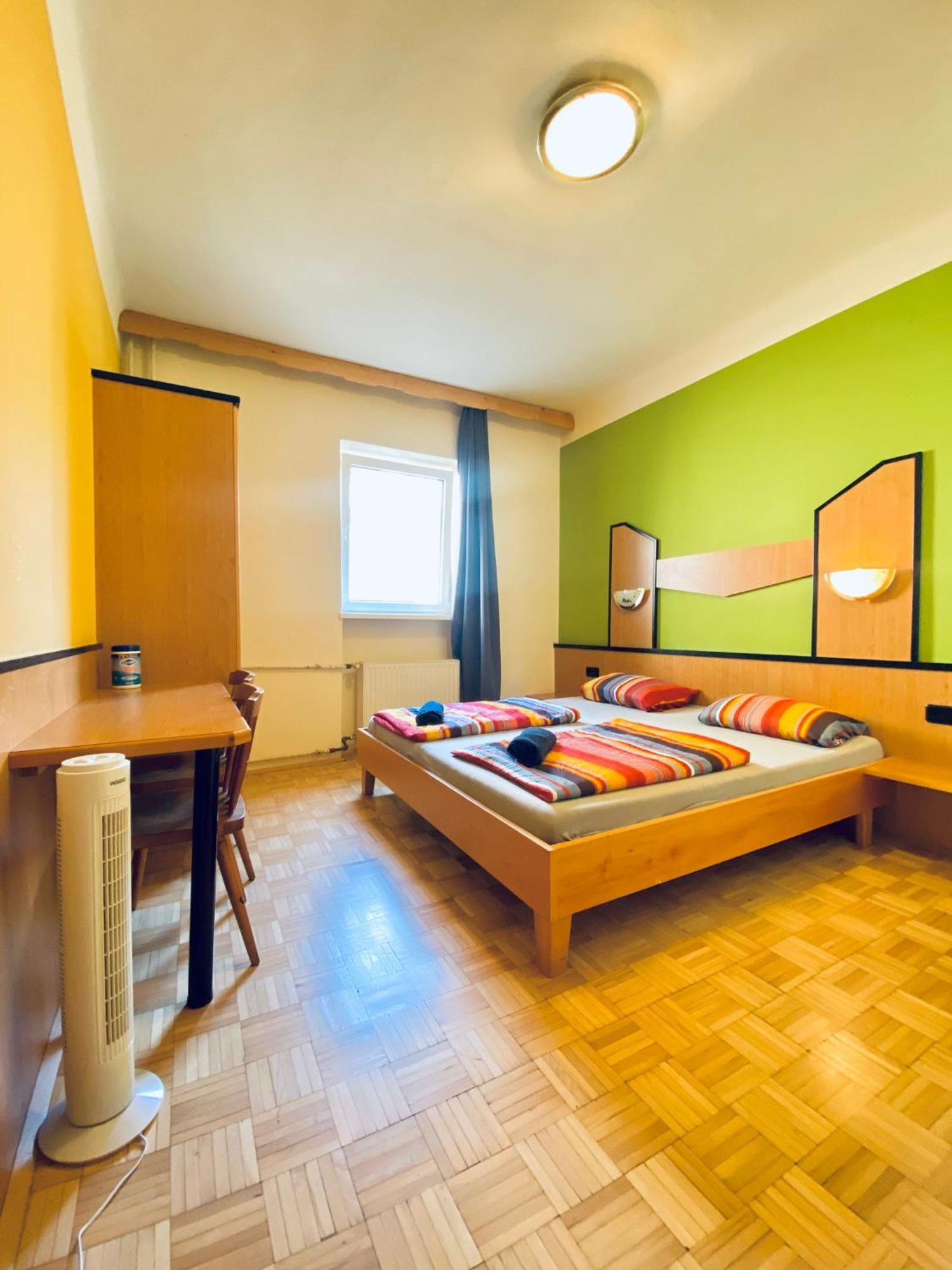 Affordable Central Rooms, 10-Min To Lugner City Vienna Exterior photo
