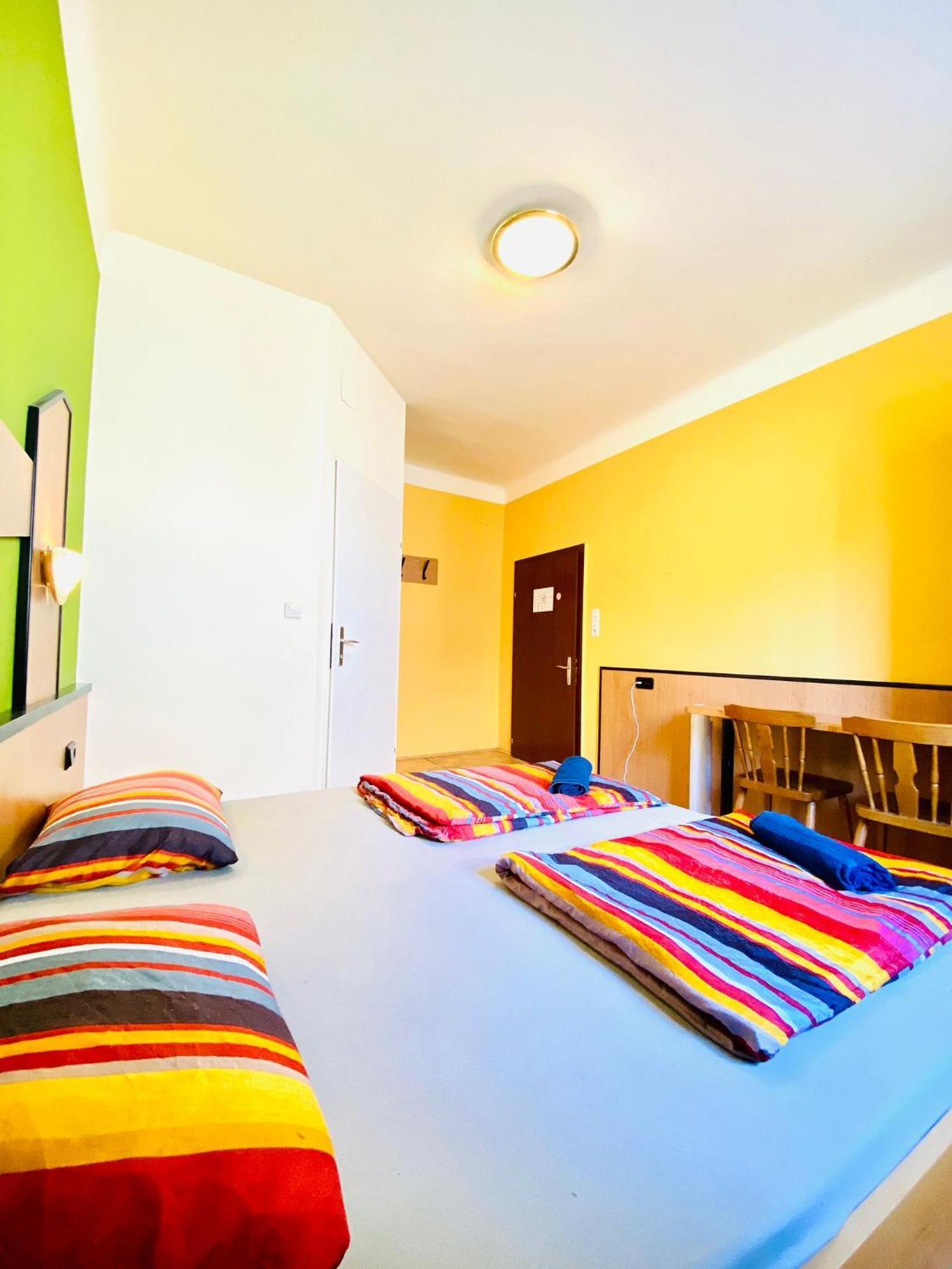 Affordable Central Rooms, 10-Min To Lugner City Vienna Exterior photo